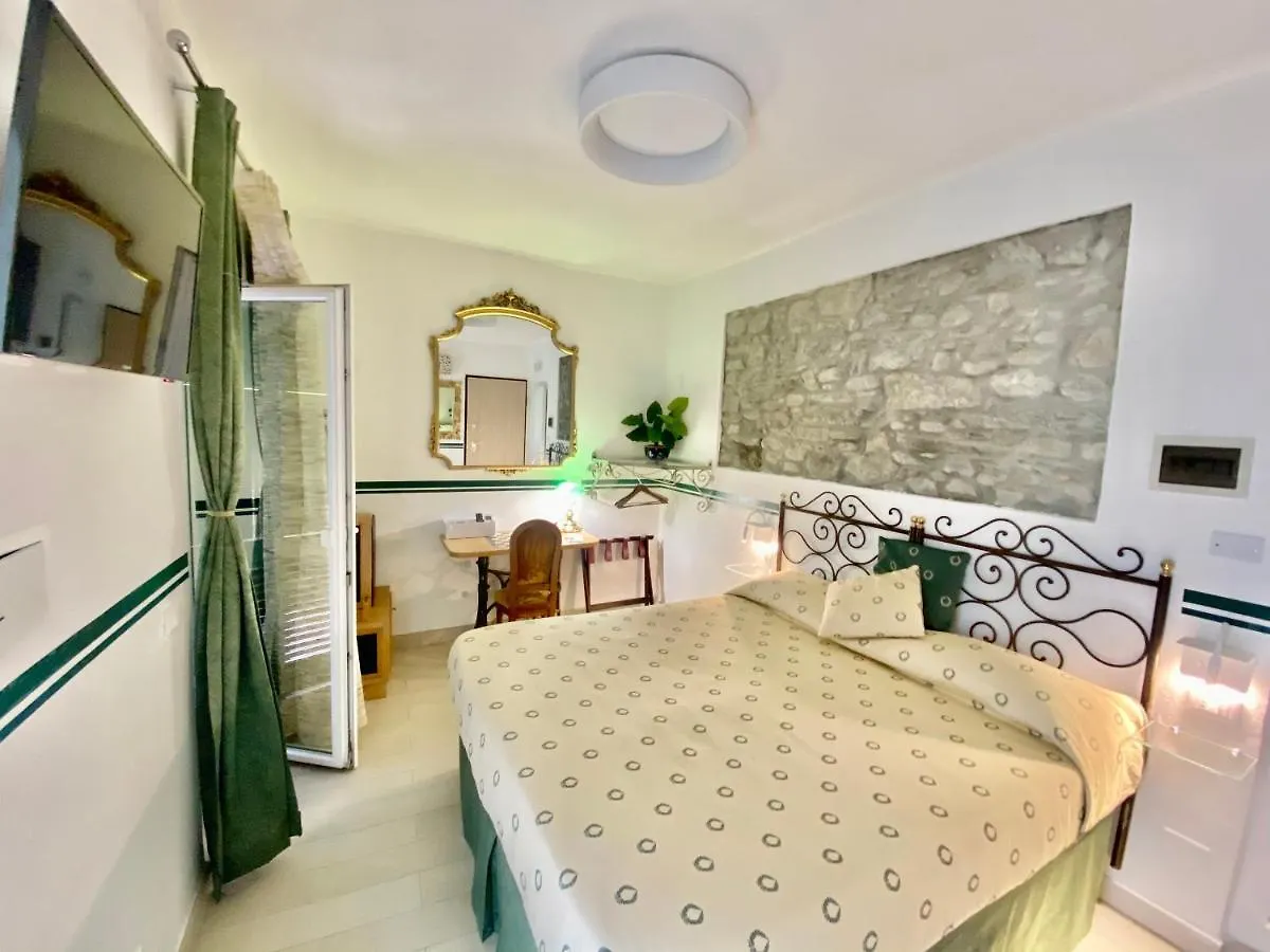 Hotel The Manarola Main Plaza 0*,  Italia