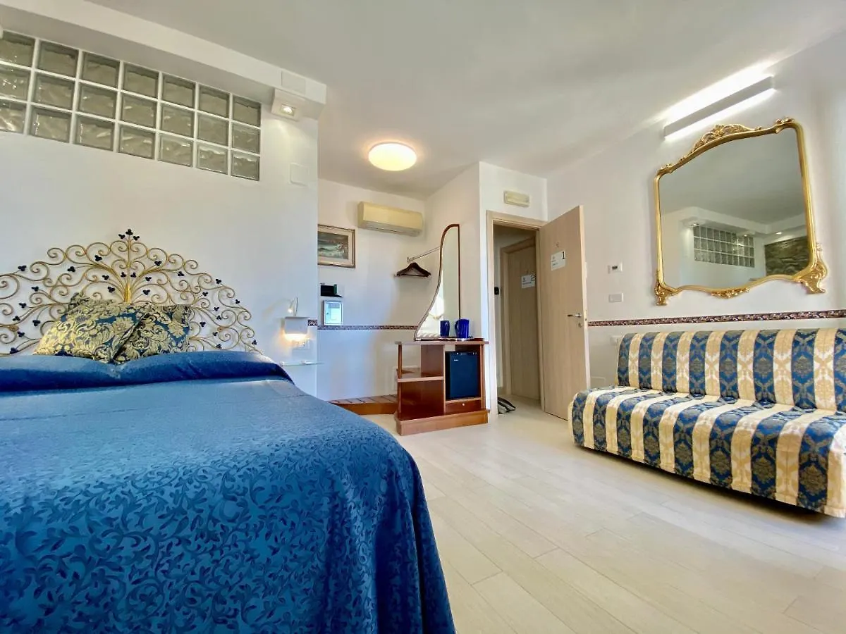 Hotel The Manarola Main Plaza