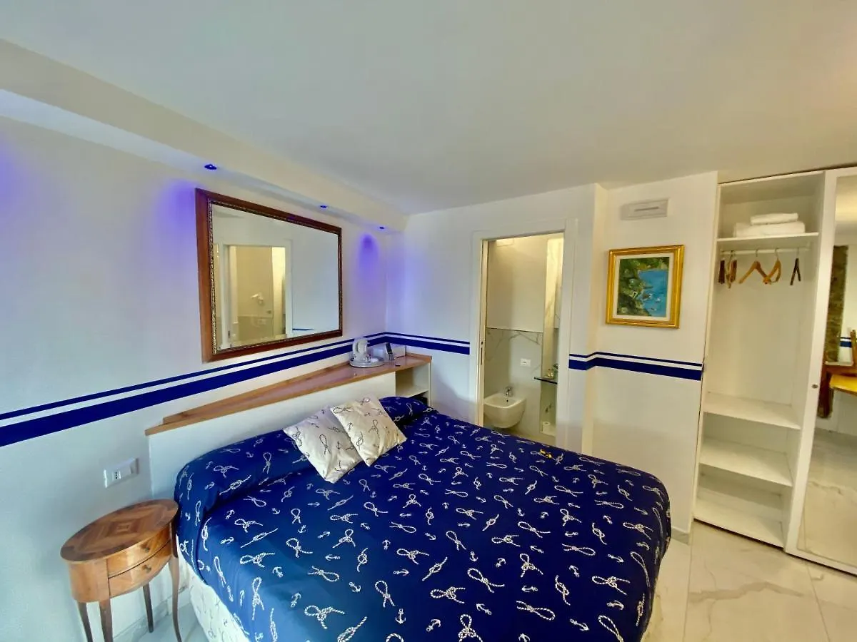 Hotel The Manarola Main Plaza